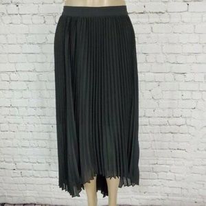 Pleated maxi skirt, high-low